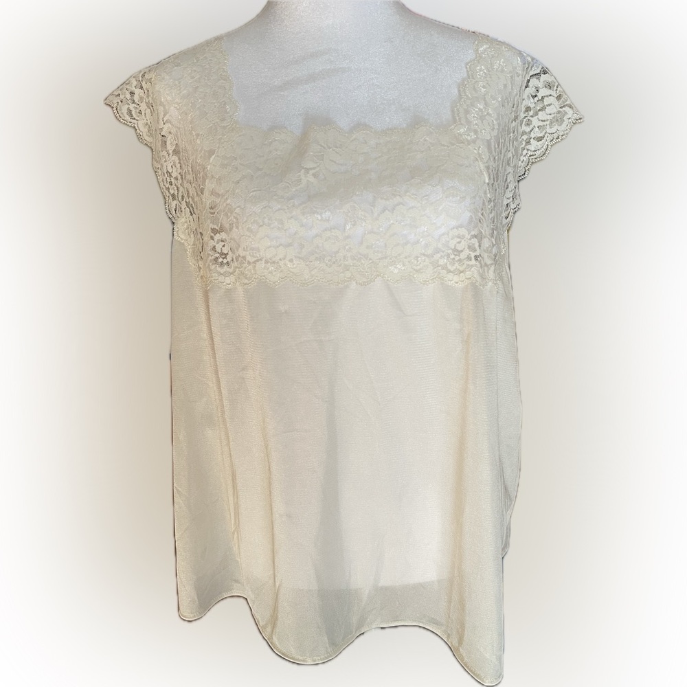 Elegant Cream Lace Chemise